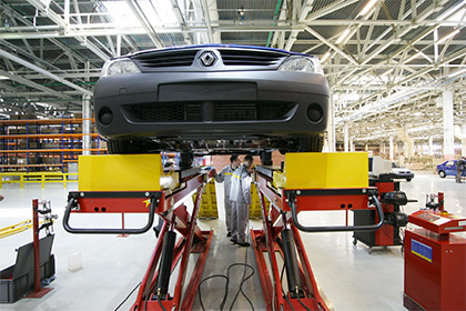 Акции Renault обрушились после сообщений об обысках в компании
