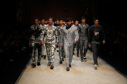 Dolce & Gabbana создала пижамы в духе «спагетти-вестернов»