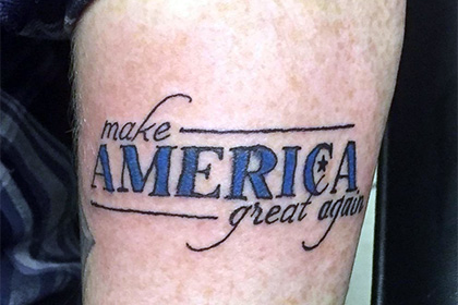 Американский татуировщик предложил бесплатные наколки с портретом Трампа