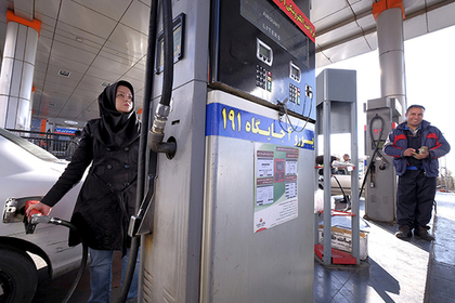 Иран поддержал решение о заморозке добычи нефти