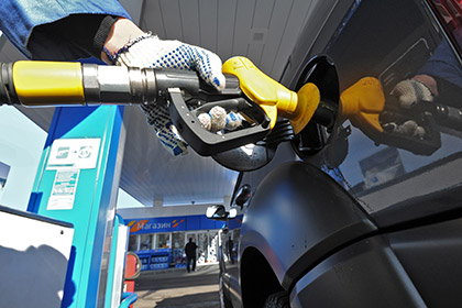 Минфин предсказал рост цен на бензин в России на 5 процентов в 2016 году