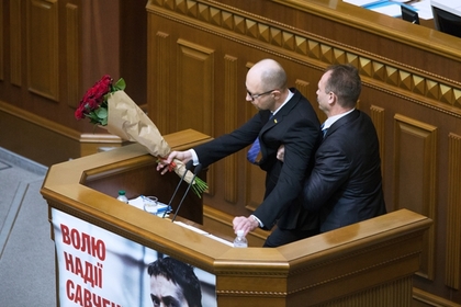 Порошенко пообещал своей фракции в Раде в трехмесячный срок уволить Яценюка