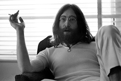 Самую большую копну волос Джона Леннона продадут на аукционе