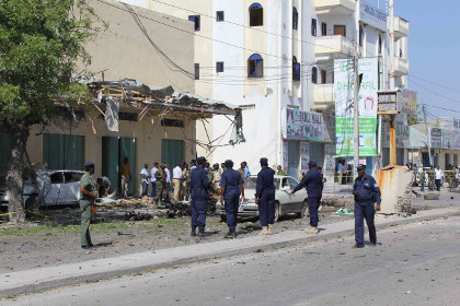 Террористы ворвались в отель рядом с дворцом президента Сомали