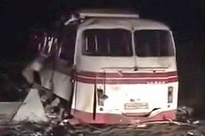 Три человека погибли в Донбассе при подрыве автобуса на мине