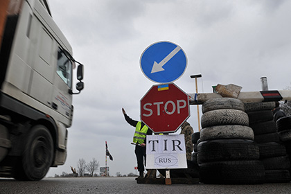 Украина договорилась с Россией о транзите грузовиков