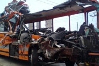 В Гане грузовик с томатами убил 53 человека