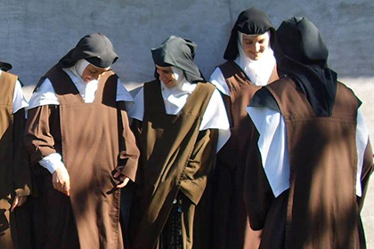 Американские монахини оградятся от преследователей 2,5-метровым забором