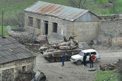 Азербайджанские военные сообщили об отбитой танковой атаке в Нагорном Карабахе