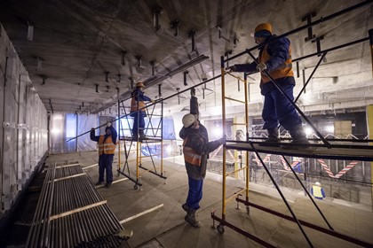 Из-за невыплаты зарплат метростроевцам возбудили дело