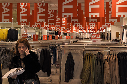 Московские люксовые магазины начнут возвращать иностранцам деньги с покупок