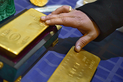 МВФ оценил рост золотого запаса России в марте