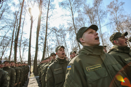 Порошенко поручил ввести в Одессу до тысячи бойцов нацгвардии