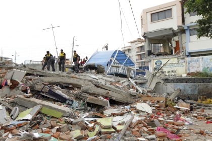Президент Эквадора сообщил о 233 погибших при землетрясении