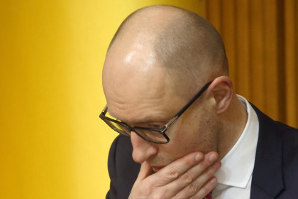 Яценюка заподозрили в получении взятки в 3 миллиона долларов