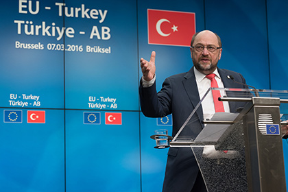 Европарламент приостановил работу над безвизовым режимом с Турцией