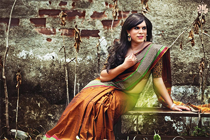 Индийский дизайнер привлекла трансгендеров к рекламе сари