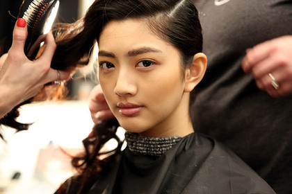 Maybelline снимет в рекламе модель-азиатку И-Хуа У