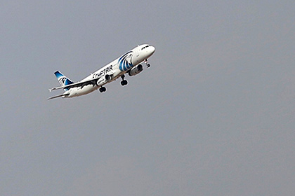 Минобороны Греции рассказало о странной траектории полета лайнера EgyptAir