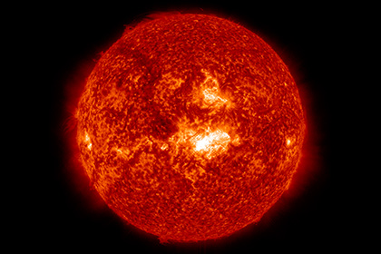 Показано видео гигантской корональной дыры на Солнце