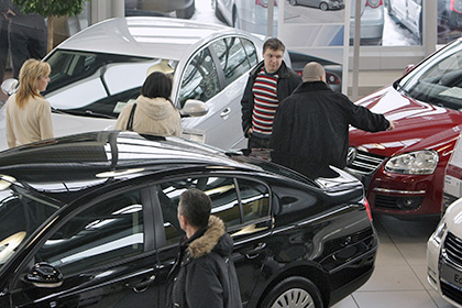Продажи автомобилей в России сократились до десятилетнего минимума