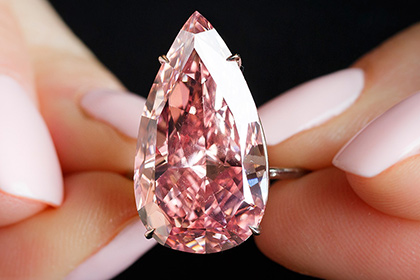Розовый бриллиант продан за 31,6 миллиона долларов