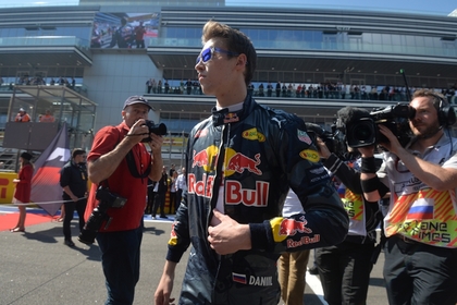 СМИ сообщили об уходе Квята из Red Bull по окончании сезона