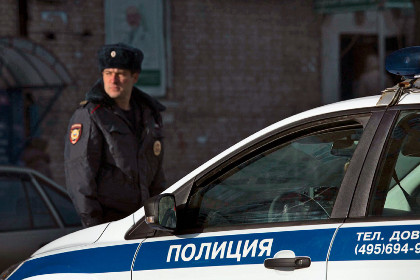 Сотрудники салона связи в Москве отбились от вооруженного грабителя