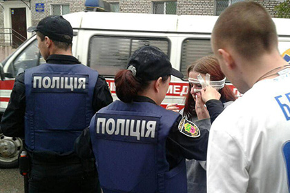 Украинской болельщице разбили голову брошенным из фан-сектора «Днепра» сиденьем