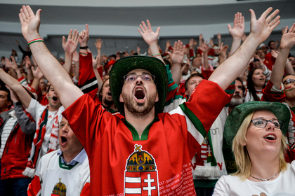 Венгерские хоккеисты одержали первую за 77 лет победу на ЧМ