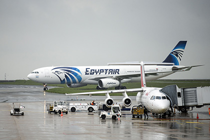 Летевший из Каира самолет EgyptAir приземлился в Узбекистане из-за угрозы взрыва