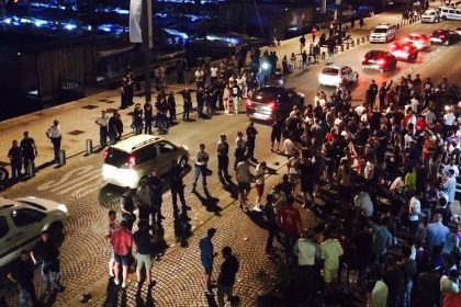 Около 200 английских футбольных болельщиков устроили беспорядки в Марселе