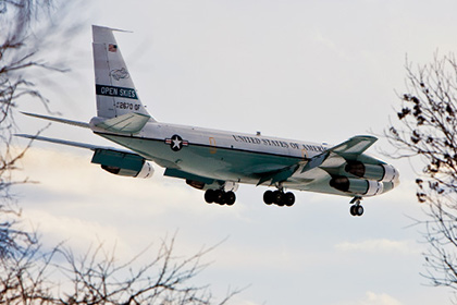 Американский самолет-разведчик совершил вынужденную посадку в Хабаровске