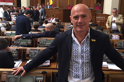Депутат Рады объяснил просмотр порно на заседании основным инстинктом