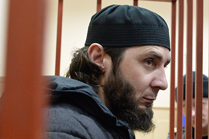 Обвиняемый в убийстве Немцова начал читать в карцере Коран