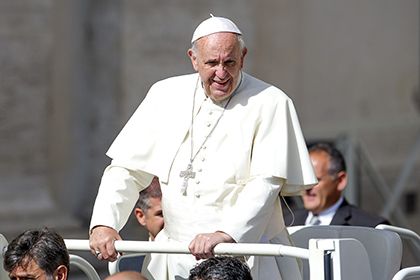 Папа Римский призвал монахинь воздержаться от социальных сетей