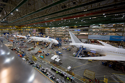 Прибыль Boeing в первом полугодии упала на 60 процентов