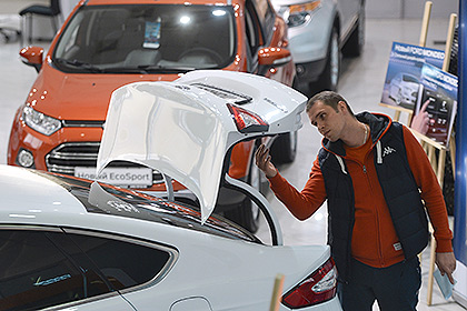 Россияне за полгода потратили почти 850 миллиардов рублей на покупку машин