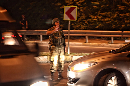 Руководить вооруженными силами Турции пригласили ранее осужденных заговорщиков