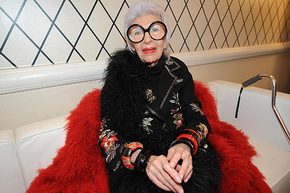 94-летнюю законодательницу моды превратили в эмодзи