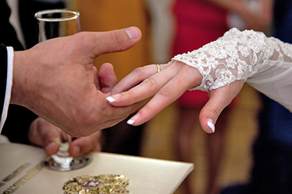 Брак назвали спасением от алкоголизма
