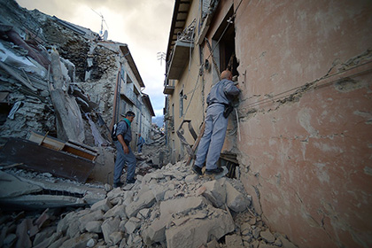 Число жертв землетрясения в Италии выросло до 38