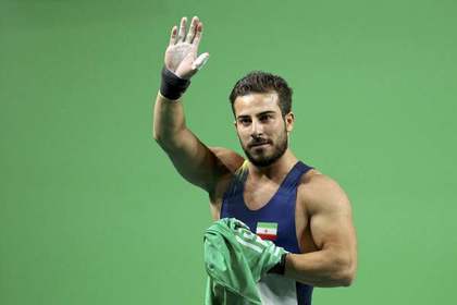 Иранский тяжелоатлет завоевал золотую медаль с мировым рекордом на Играх в Рио