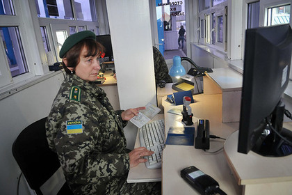 Киев призвал украинцев отказаться от поездок в Крым