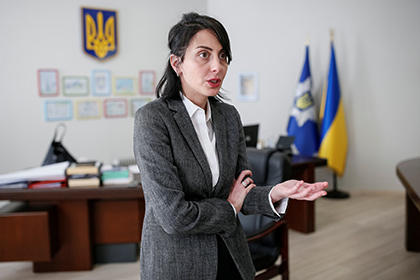 Киевский суд попросили лишить главу Нацполиции Деканоидзе гражданства Украины