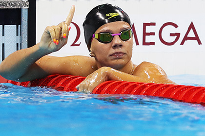 Конкурентка пловчихи Ефимовой раскритиковала показанный россиянкой палец