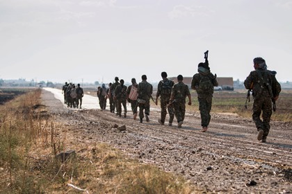 Курды обстреляли турецкую танковую колонну в Сирии
