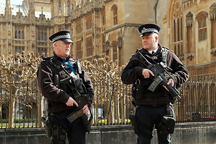 На улицы Лондона дополнительно выйдут 600 вооруженных полицейских