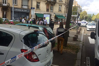 Неизвестный с криком «Аллах акбар!» ранил хасида во Франции