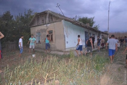Под Одессой после убийства ребенка начали громить цыганские дома